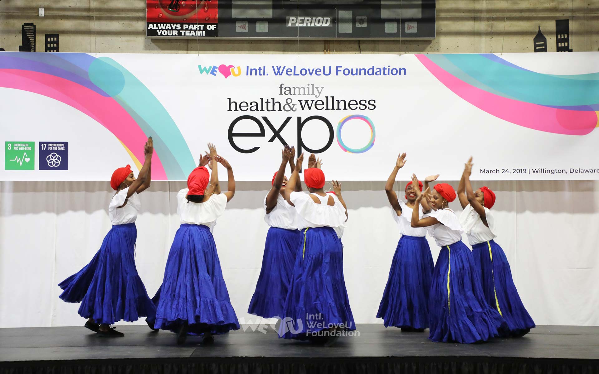 국제WeLoveU 가족 보건 및 건강 박람회에서 청소년 비만 퇴치 캠페인 등을 주제로 선보인 춤 공연